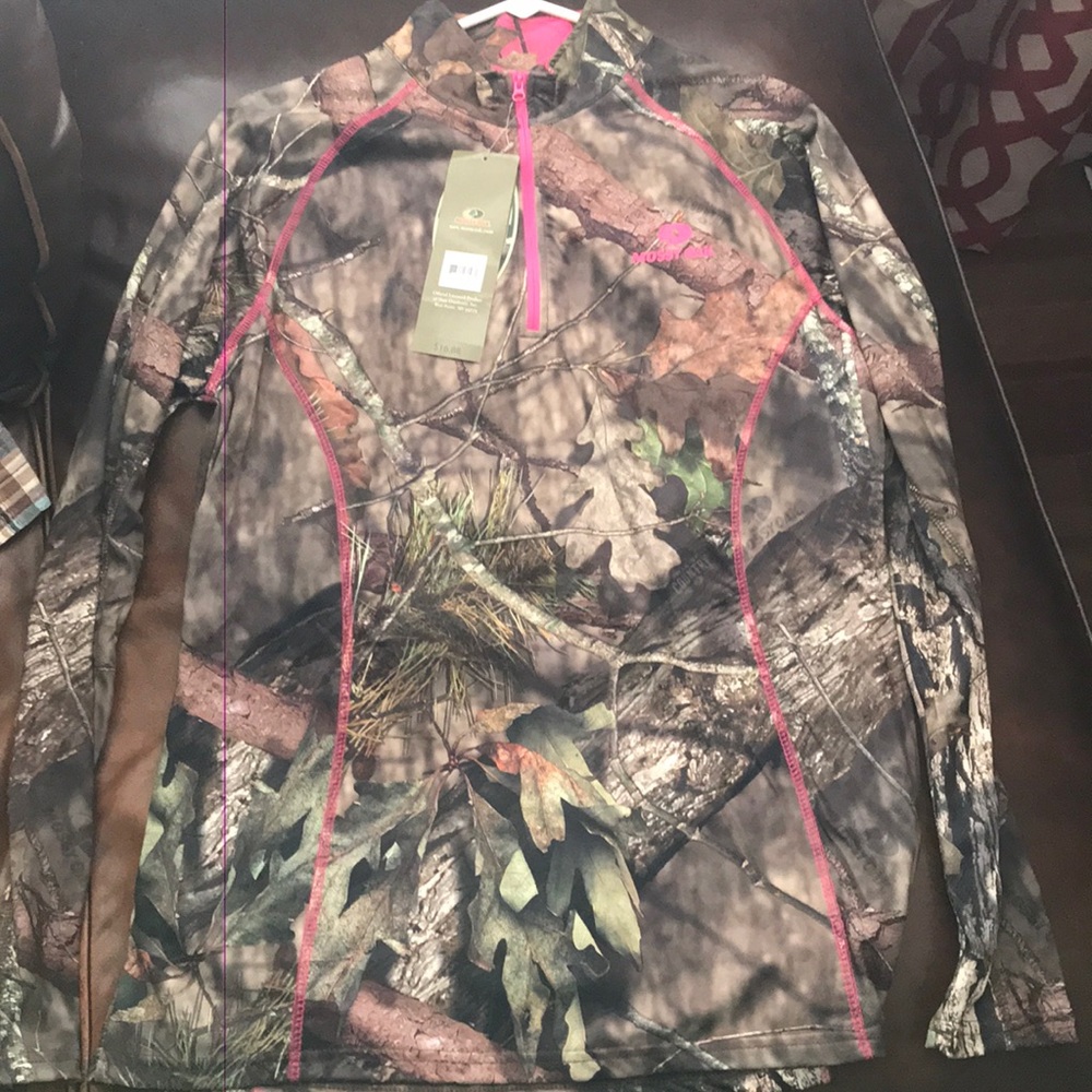 Camo zip up top